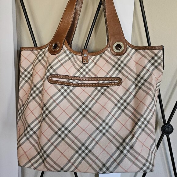 Burberry Reversible Nova Check Blue Label - Picture 2 of 8